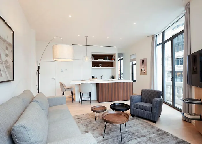 Modern Central 1Br Suite - 90 Sqm